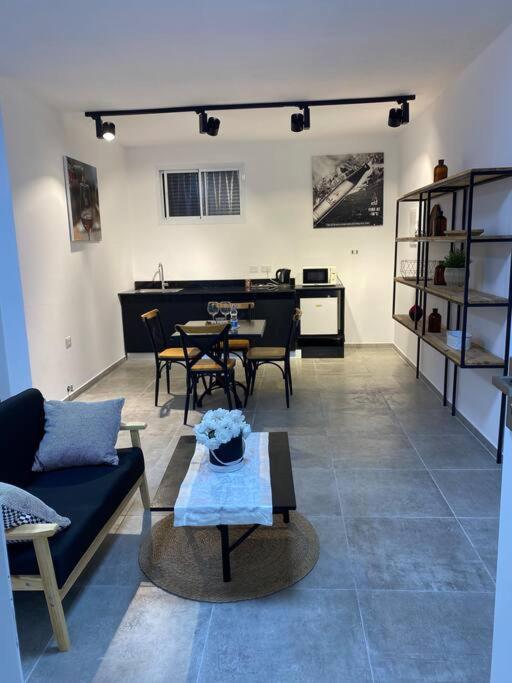 הדירה בדובדבן - The Apartment In Dovdvan Тверия Экстерьер фото