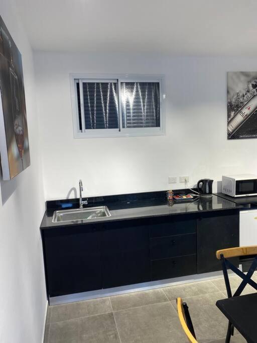 הדירה בדובדבן - The Apartment In Dovdvan Тверия Экстерьер фото